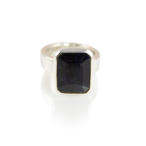 KenSuJewelry Bowl Ring with Black Spinal Vertical